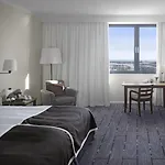 Ξενοδοχείο Radisson Blu Waterfront Hotel, Jersey 4*