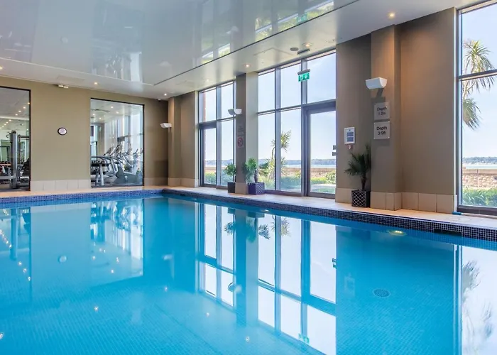 Radisson Blu Waterfront Hotel, Jersey فندق 4*
