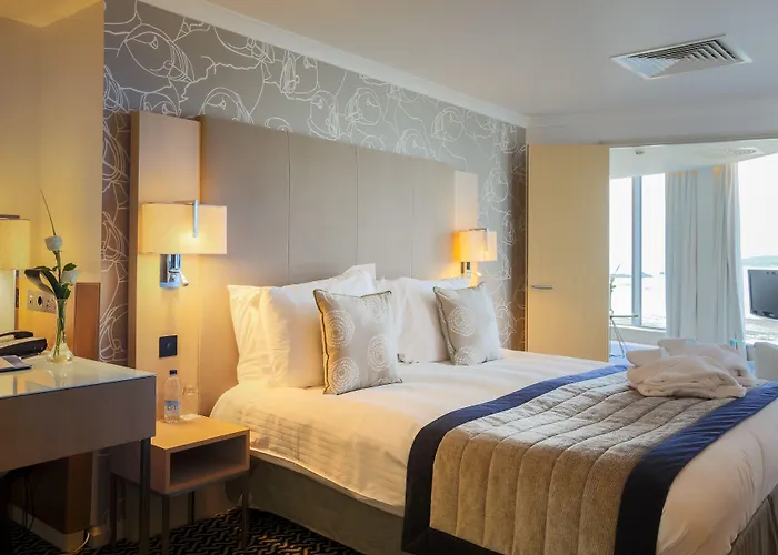 Radisson Blu Waterfront Hotel, Jersey Hotel 4*