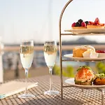 Radisson Blu Waterfront Hotel, Jersey Szálloda 4*