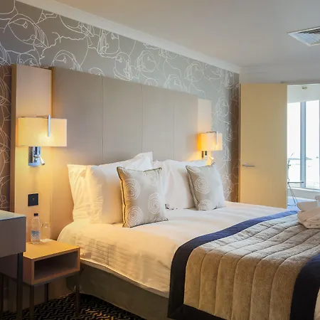 Radisson Blu Waterfront Hotel, Jersey Hotel 4*
