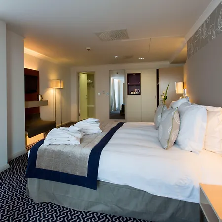 Radisson Blu Waterfront Hotel, Jersey 4*